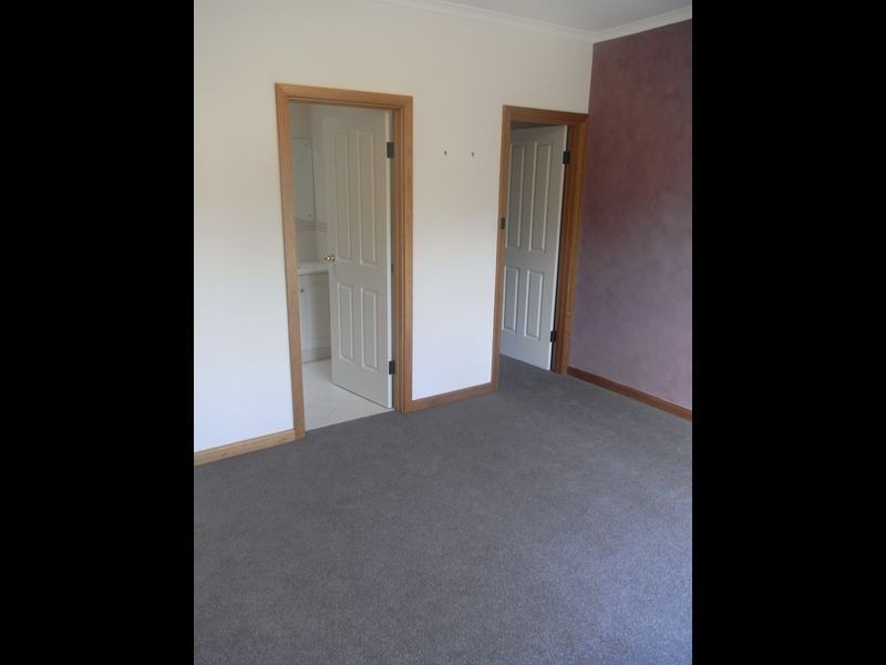 11 Corella Ave, Chandlers Hill SA 5159