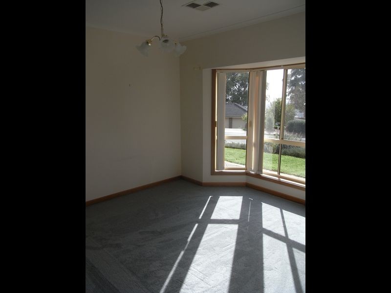 11 Corella Ave, Chandlers Hill SA 5159