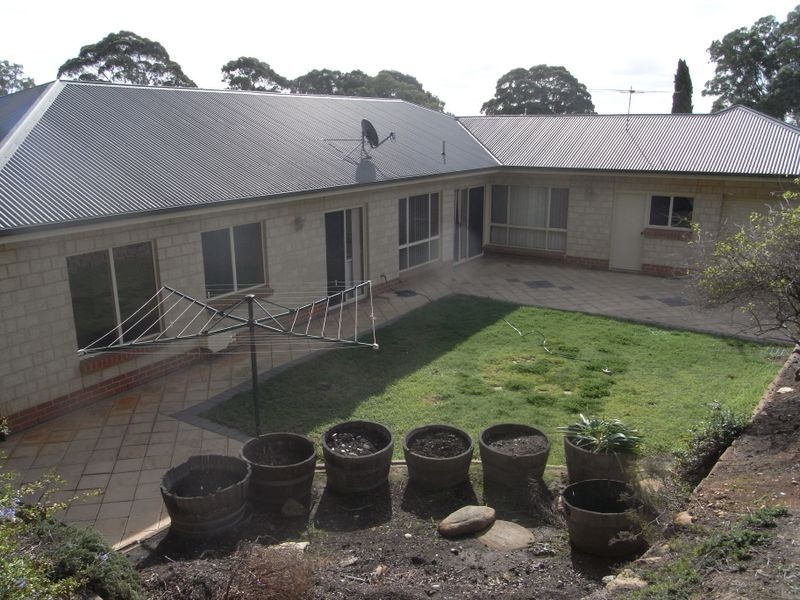 11 Corella Ave, Chandlers Hill SA 5159