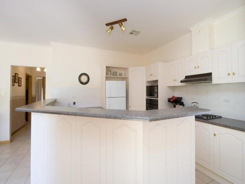 11 Corella Ave, Chandlers Hill SA 5159