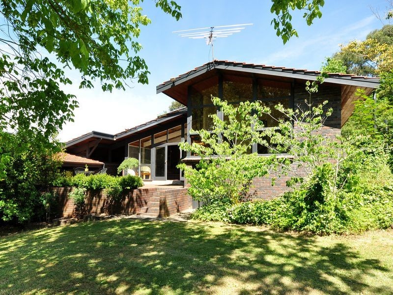 17 Badenoch Road, Carey Gully SA 5144