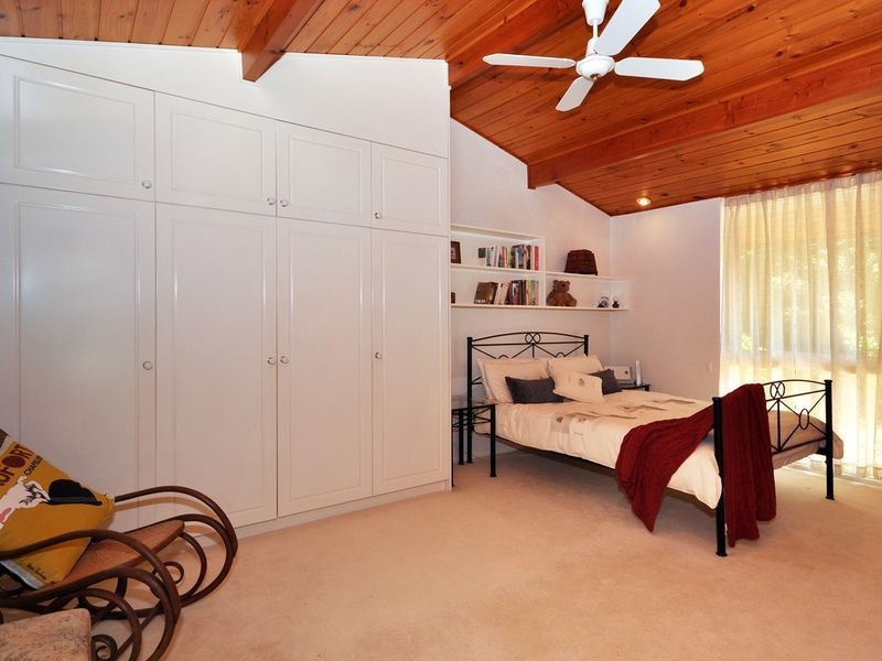 17 Badenoch Road, Carey Gully SA 5144