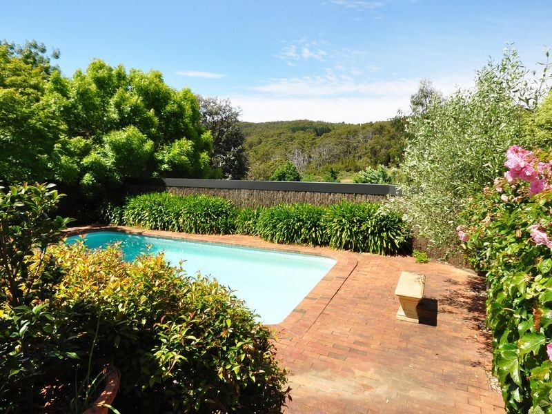 17 Badenoch Road, Carey Gully SA 5144