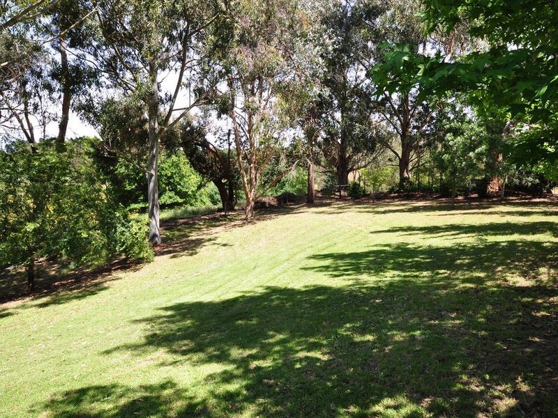 17 Badenoch Road, Carey Gully SA 5144