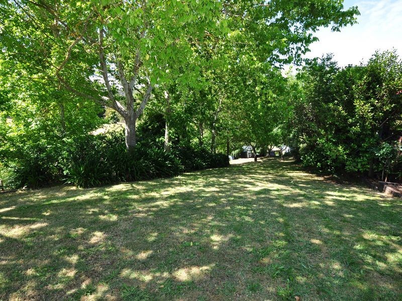 17 Badenoch Road, Carey Gully SA 5144