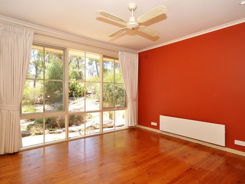 103 Emmett Road, Crafers West SA 5152