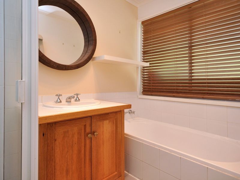 103 Emmett Road, Crafers West SA 5152