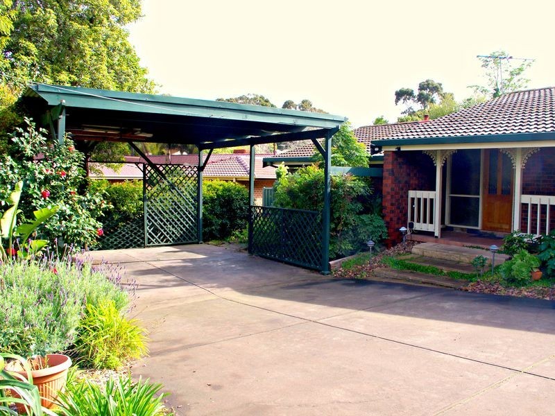 4 Lulworth Place, Flagstaff Hill SA 5159
