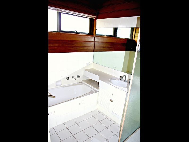 4 Lulworth Place, Flagstaff Hill SA 5159