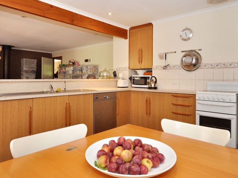 64 Pomona Road, Stirling SA 5152