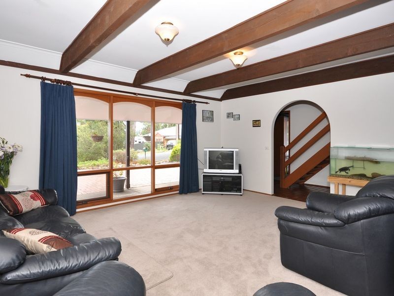 19 Oak Avenue, Bridgewater SA 5155