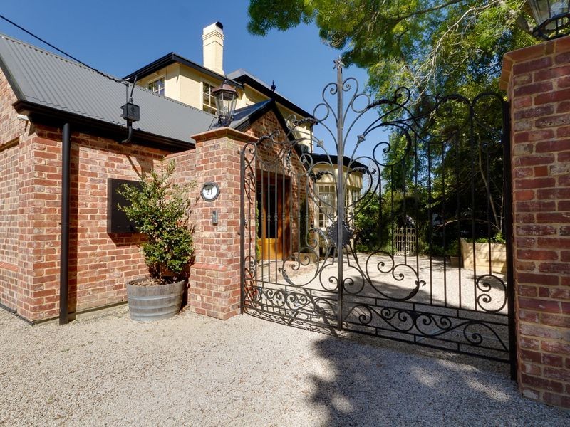 21 Waverley Ridge Road, Crafers West SA 5152