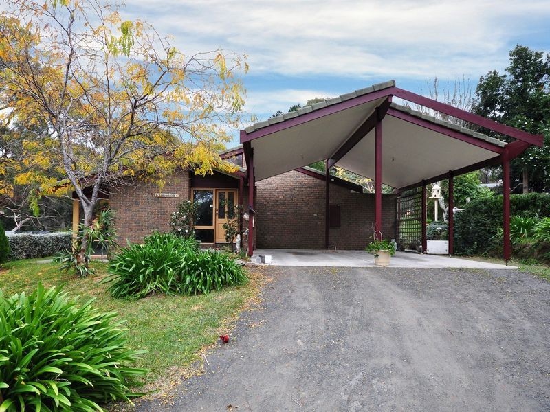 6 Montrose Street, Stirling SA 5152