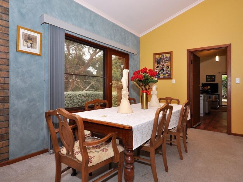 6 Montrose Street, Stirling SA 5152