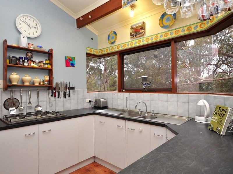 6 Montrose Street, Stirling SA 5152