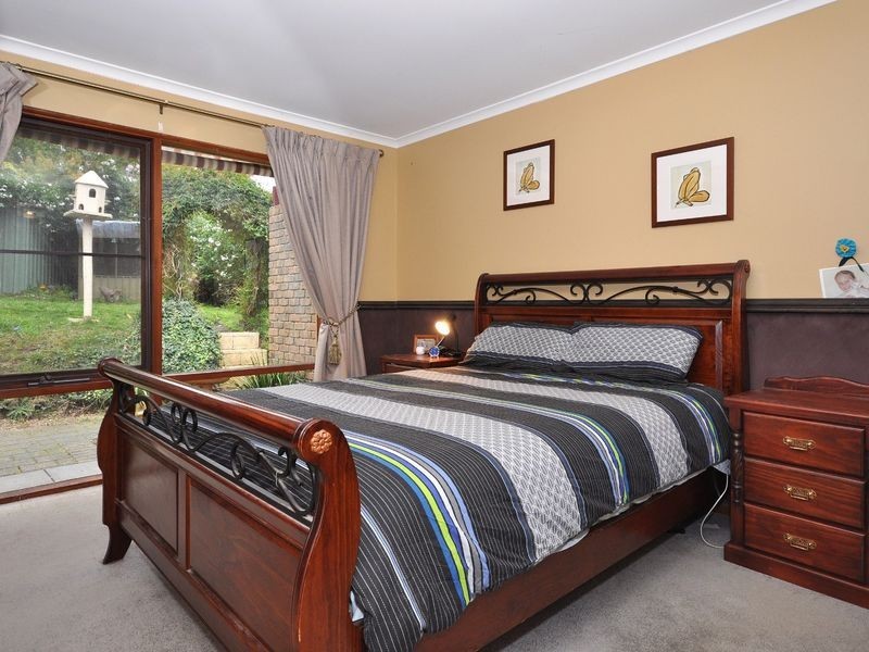 6 Montrose Street, Stirling SA 5152