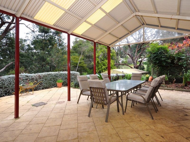 6 Montrose Street, Stirling SA 5152