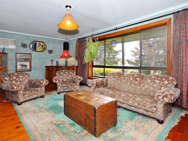 11 Badenoch Road, Carey Gully SA 5144