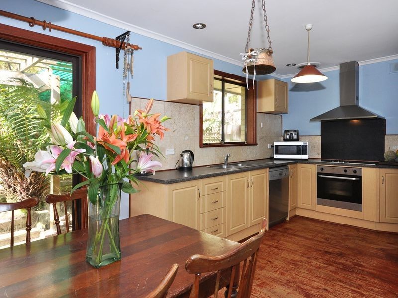 11 Badenoch Road, Carey Gully SA 5144