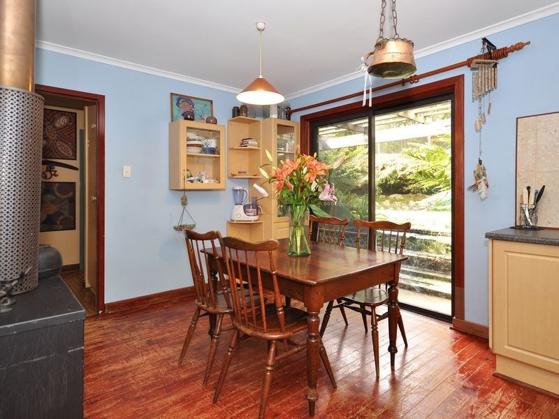 11 Badenoch Road, Carey Gully SA 5144