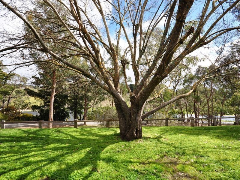 11 Badenoch Road, Carey Gully SA 5144