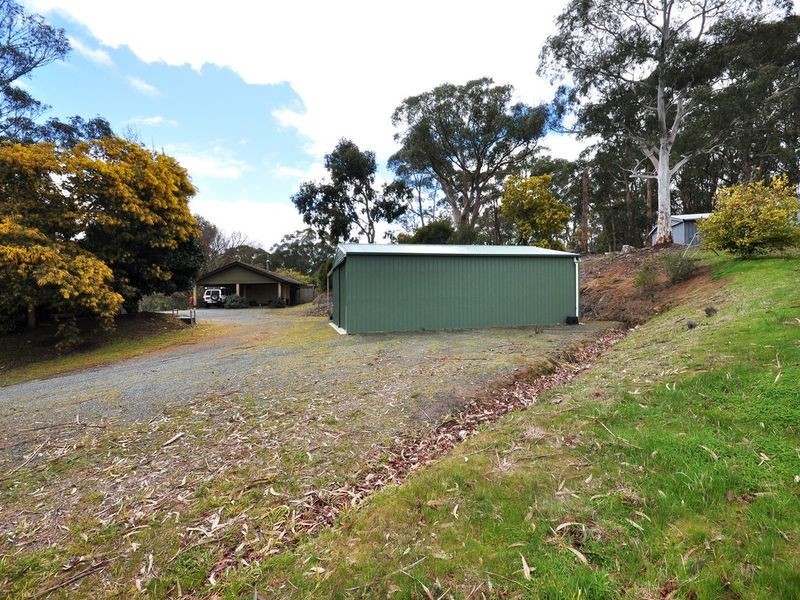 11 Badenoch Road, Carey Gully SA 5144