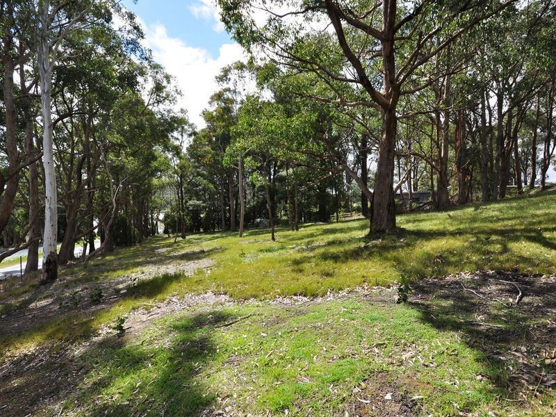 11 Badenoch Road, Carey Gully SA 5144