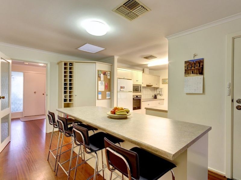 30 Lesley Crescent, Crafers SA 5152