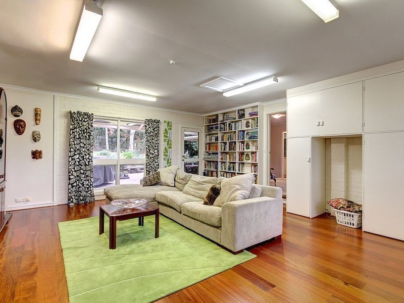 30 Lesley Crescent, Crafers SA 5152