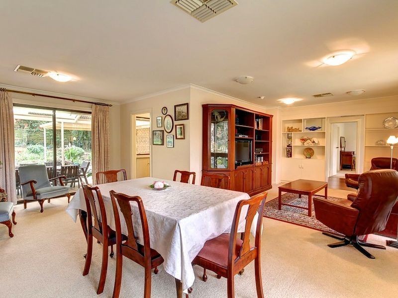 30 Lesley Crescent, Crafers SA 5152