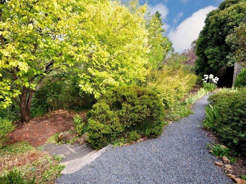 8 Fielding Road, Bridgewater SA 5155