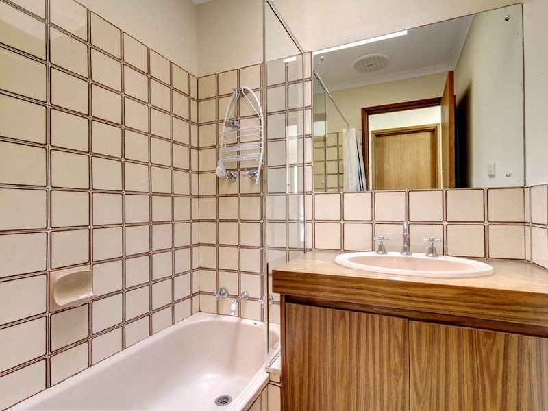 7 Oakdene Crescent, Coromandel Valley SA 5051