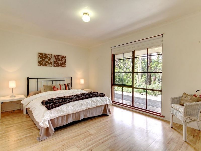 2 Edward Avenue, Crafers West SA 5152