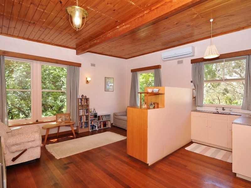 17 Princes Avenue, Crafers West SA 5152