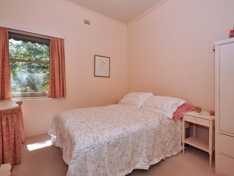 17 Princes Avenue, Crafers West SA 5152