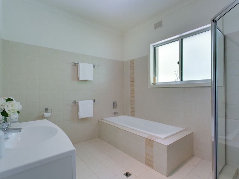 4 Old Carey Gully Road, Stirling SA 5152