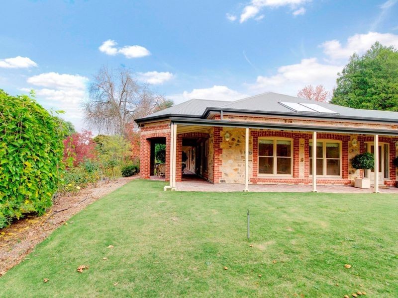 8 Suffolk Road, Aldgate SA 5154