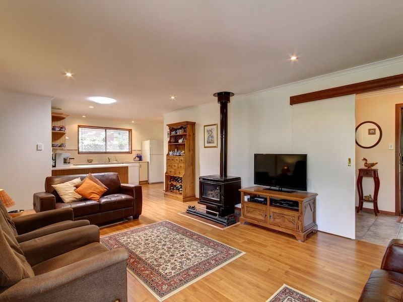 8 Ising Road, Crafers West SA 5152