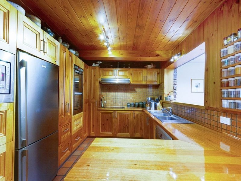 11 Oliver Street, Crafers SA 5152