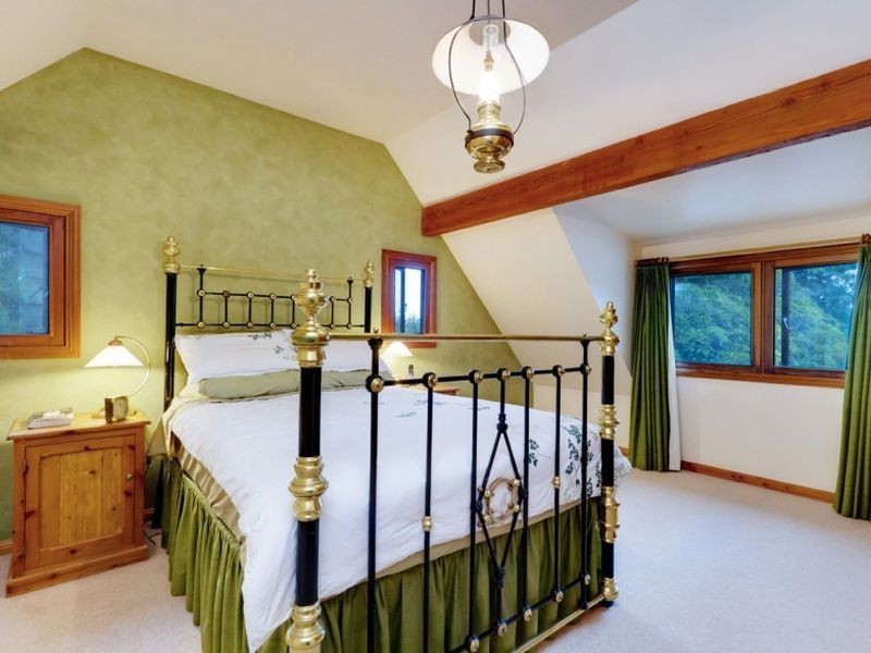 11 Oliver Street, Crafers SA 5152