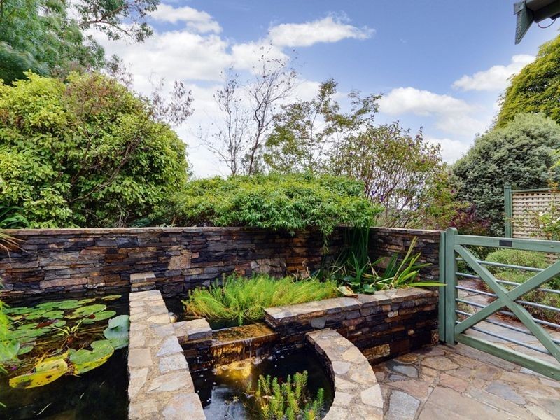 11 Oliver Street, Crafers SA 5152