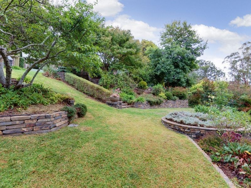 11 Oliver Street, Crafers SA 5152