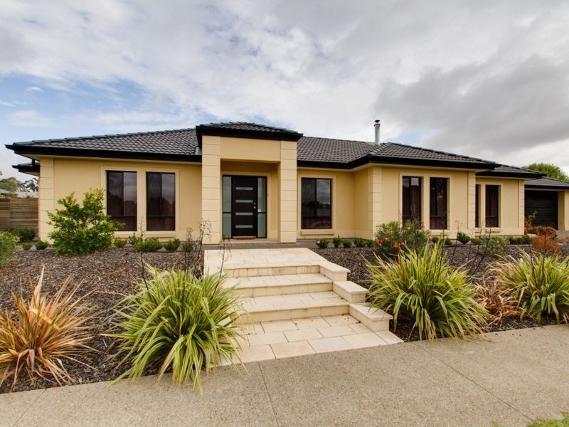 4 Davenport Terrace, Mount Barker SA 5251