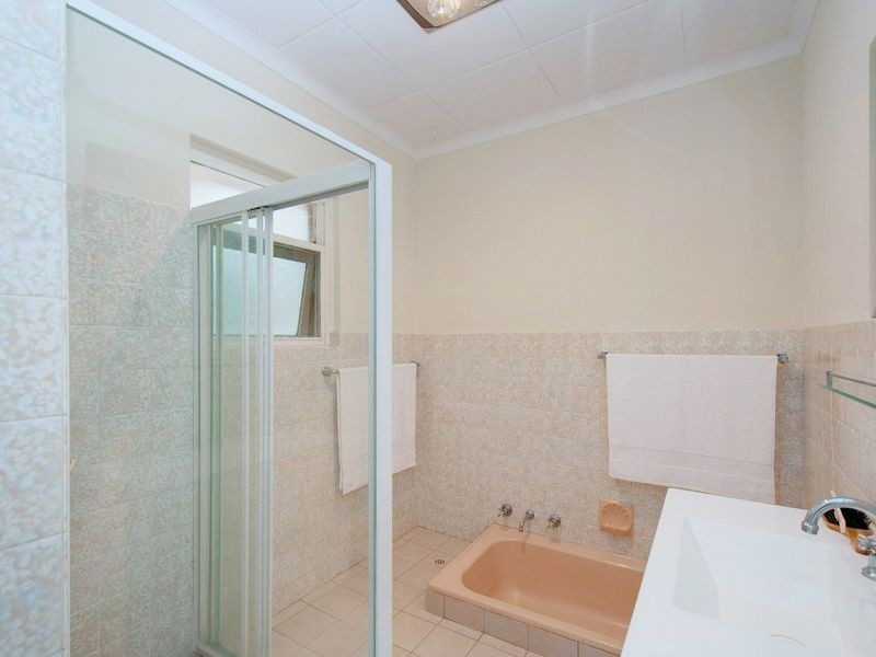 23 Mountain Road, Eden Hills SA 5050