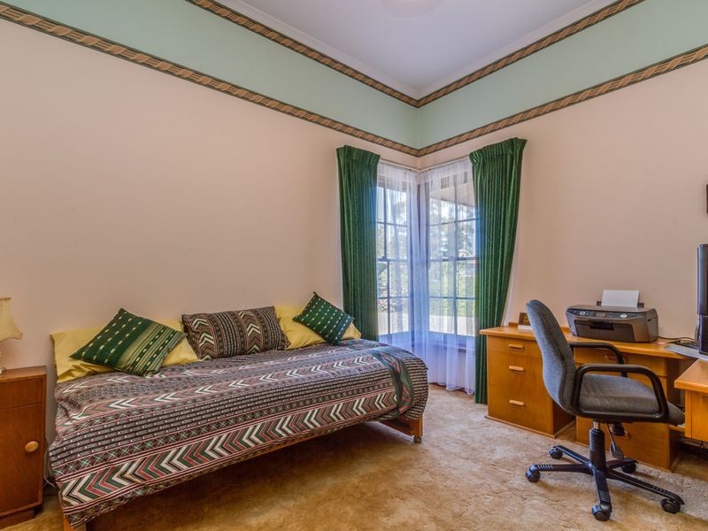 4 Abbaron Court, Aberfoyle Park SA 5159