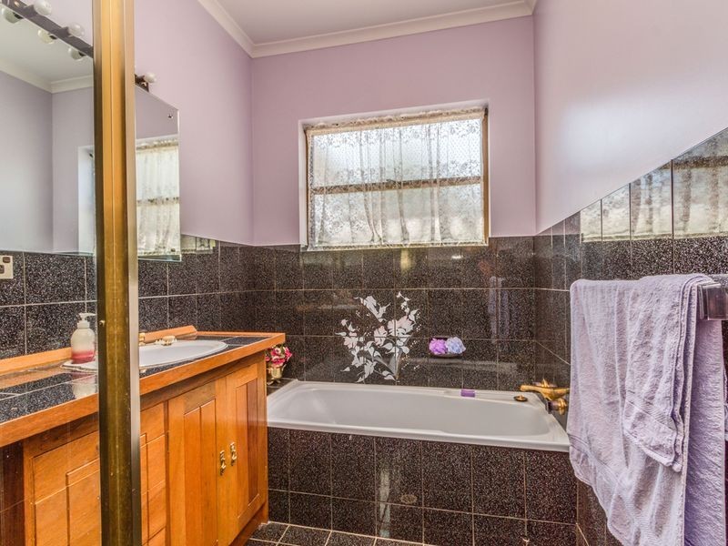 4 Abbaron Court, Aberfoyle Park SA 5159