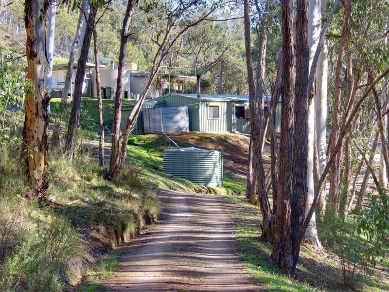 98b Gum Tree Glade, Norton Summit SA 5136