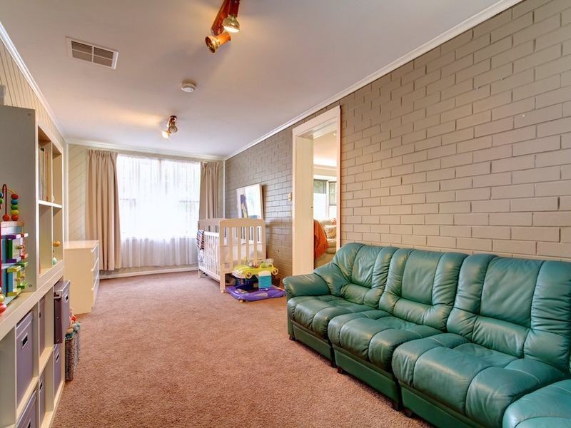 11 Oakdene Crescent, Coromandel Valley SA 5051