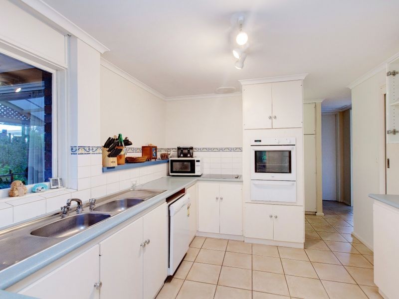 32 Onkaparinga Road, Bridgewater SA 5155