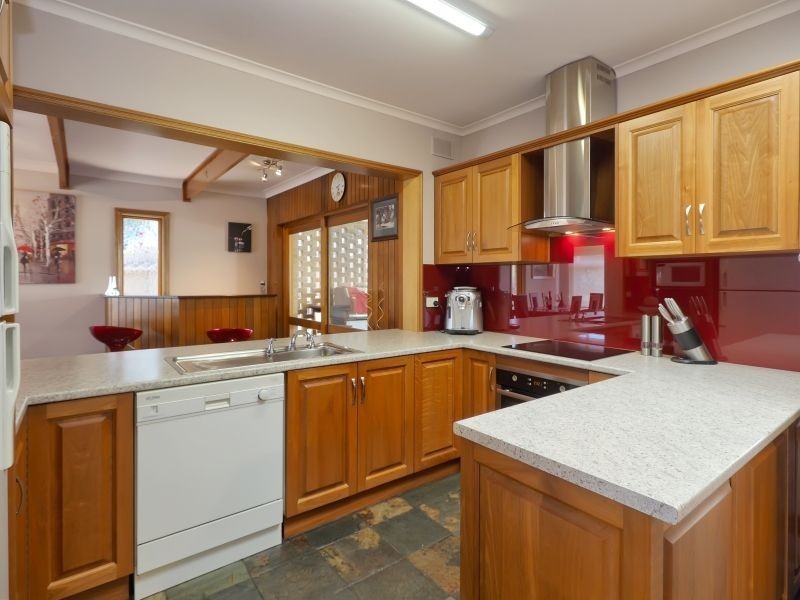 39 Avoca Avenue, Bridgewater SA 5155